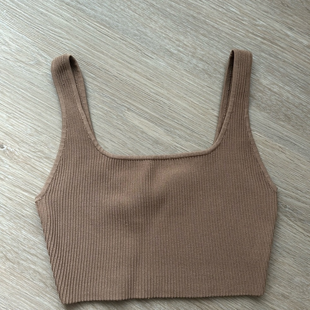 ARITZIA BABATON RIBBED CROP TOP TANK IN SIZE SMALL- CAMEL COLOR